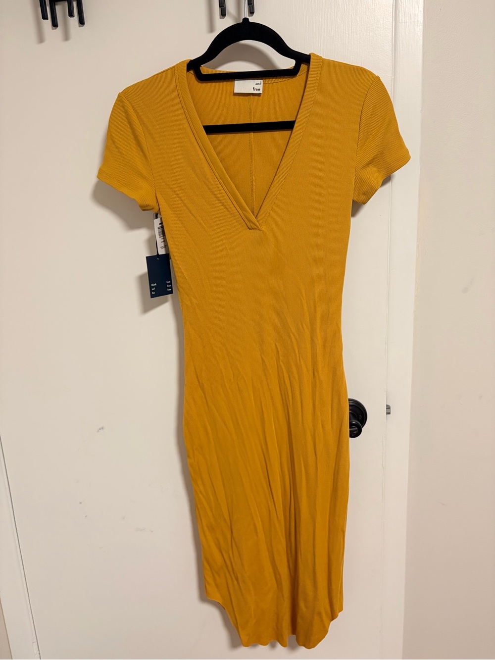 Wilfred Mustard V-Neck Short Sleeve Midi Dress